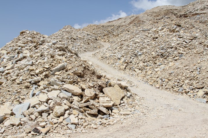 access to mount tomorr