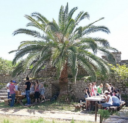 Student Archaeologists Continue an Unlikely Partnership Student Archaeologists Continue an Unlikely Partnership